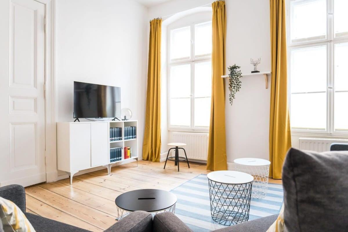 Apartment At Rosenthaler Platz Berlin Exterior photo