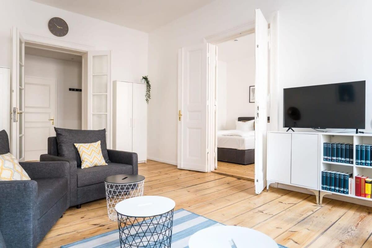 Apartment At Rosenthaler Platz Berlin Exterior photo